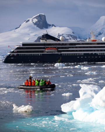 Polar Activities Zodiac Cruising