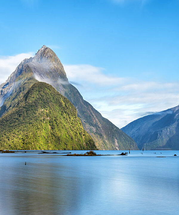 Milford,Sound,,New,Zealand.,-,Mitre,Peak,Is,The,Iconic